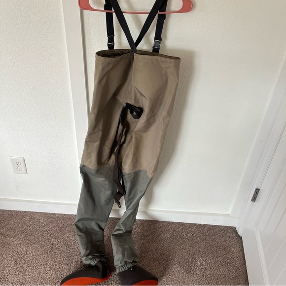 Simms Women's Large Fishing Waders. - Picture 7 of 13